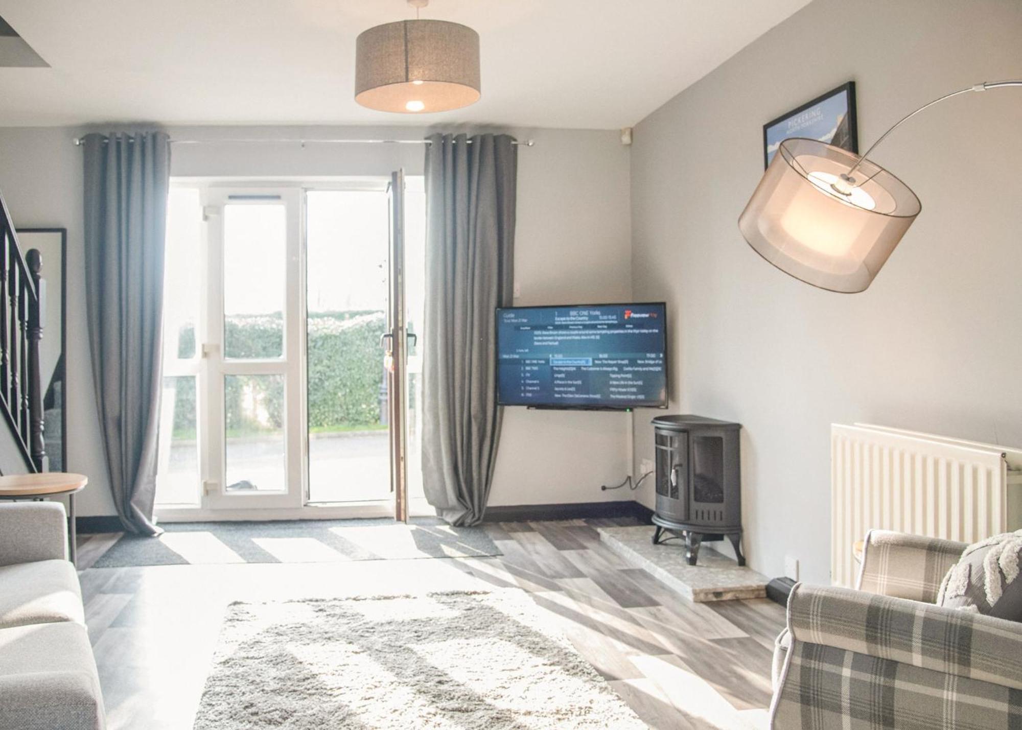 White Rose Country Cottages Thormanby Экстерьер фото